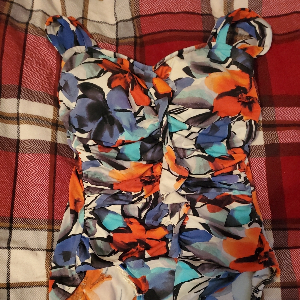 Womans bathing suit INC